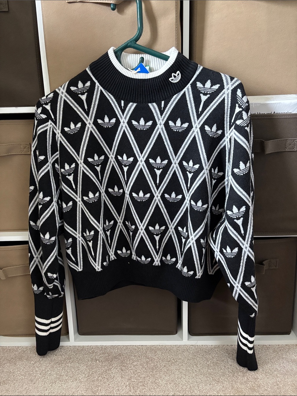 adidas Black & White cropped  Trefoil Diamond Turtleneck Sweater size large - Picture 4 of 8